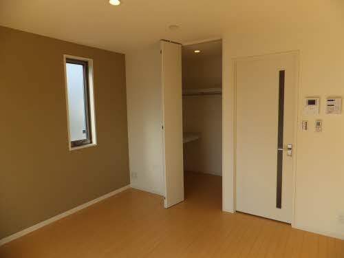 その他部屋・スペース　洋室　バルコニー側から撮影