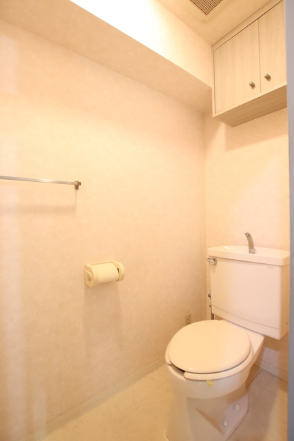 トイレ　【※他号室反転写真参考】バストイレ別です◎