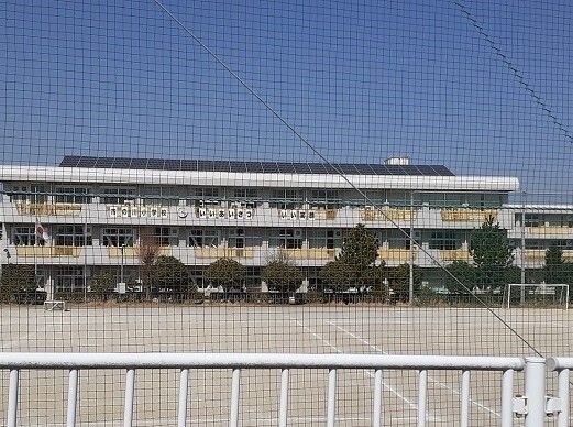 小学校　市の川小学校（小学校）まで330m