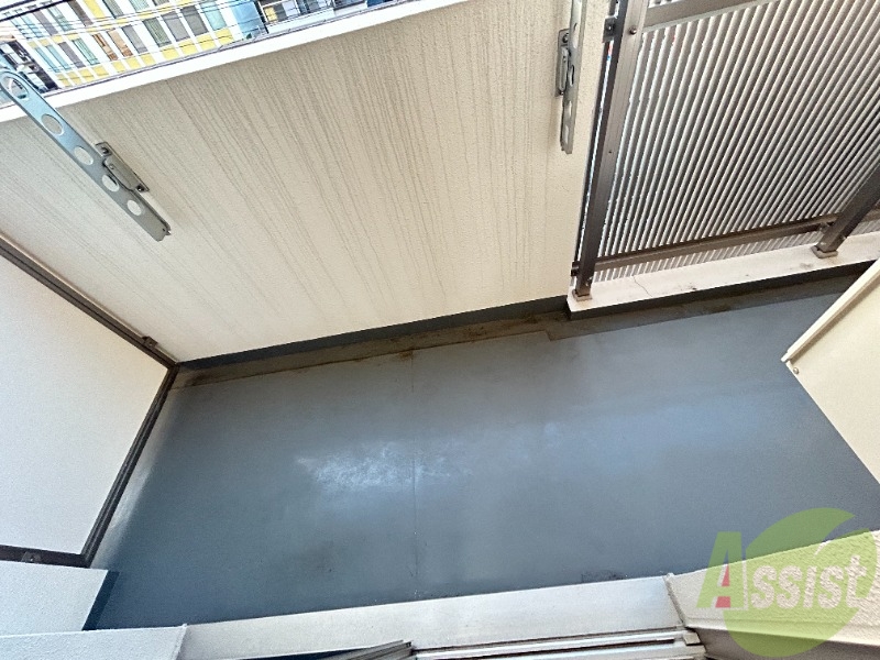 バルコニー　こちらのバルコニーでお洗濯物をしてくださいね