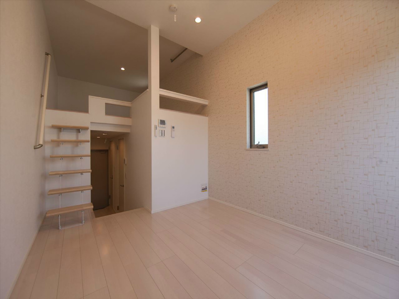 居室・リビング　洋室6.4帖　上段ロフト5.7帖（収納でも部屋でも使えます）