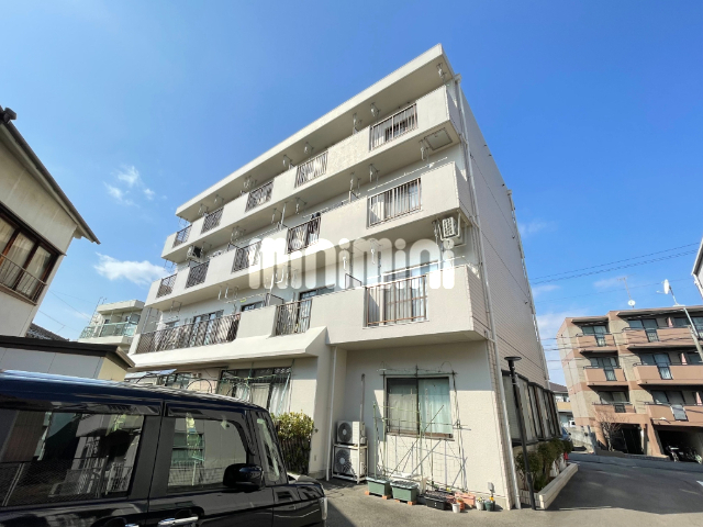 建物外観　全部屋南向きで日当り良好。