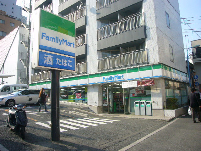 コンビニ　ファミリーマート（コンビニ）まで176m