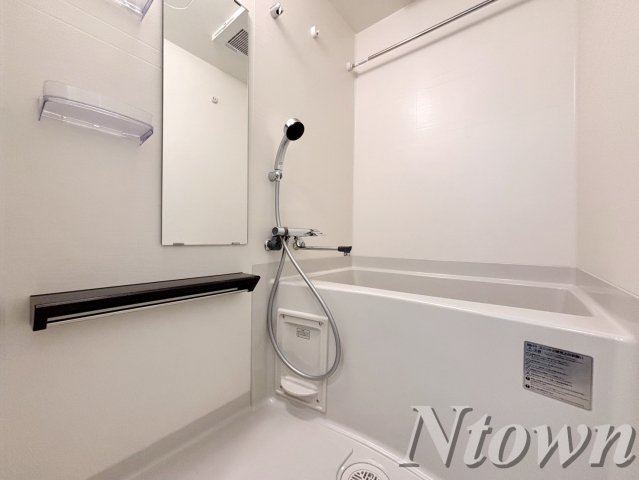 バス・シャワールーム　落ち着いた空間のお風呂です