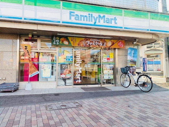 コンビニ　ファミリーマート玉川上水駅南口店（コンビニ）まで449m