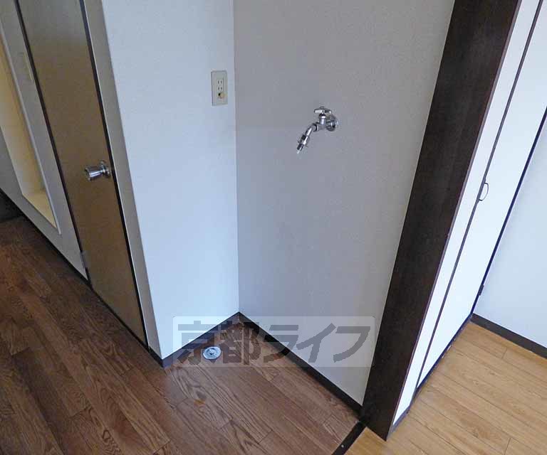 その他設備　室内に洗濯機置けます。