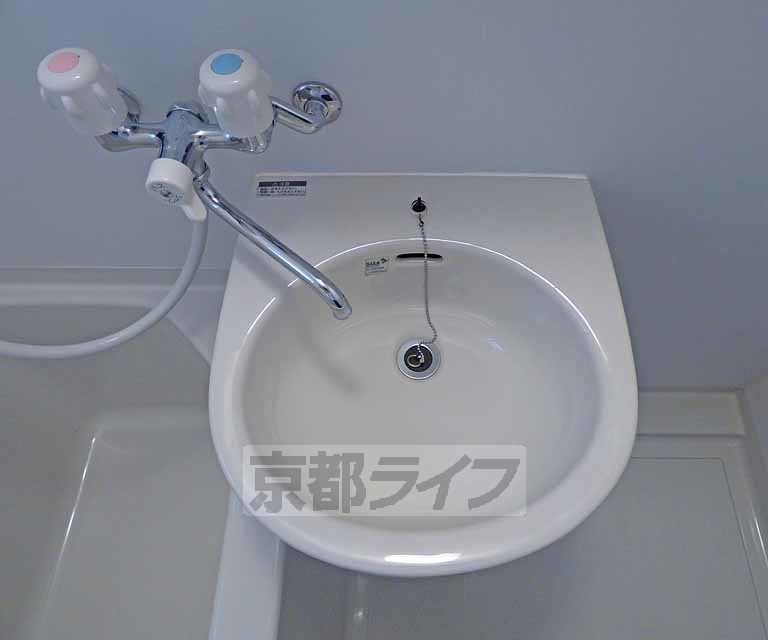 洗面設備　綺麗な洗面です。