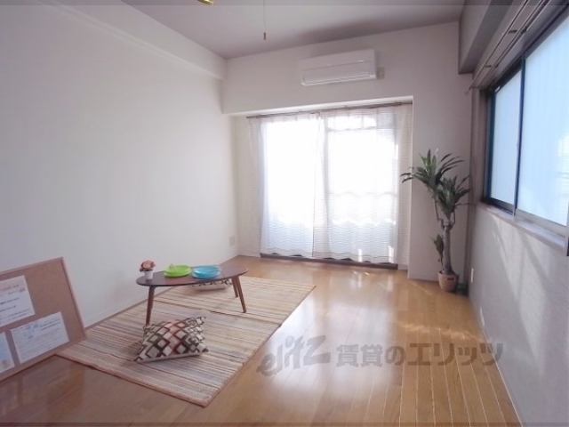 居室・リビング　洋室