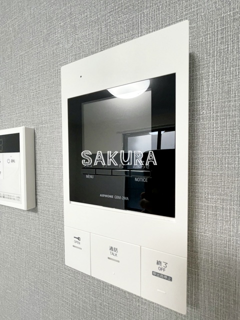 セキュリティ　女性の方でも安心のモニター付きインターホン♪