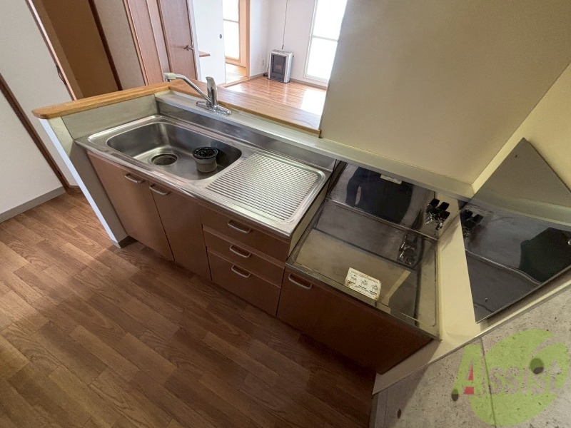 キッチン　キッチンはスペースも広々していて使いやすそうですよ！