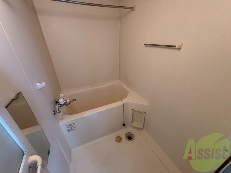 バス・シャワールーム　ユニットバスです。疲れを癒すのに欠かせませんね！