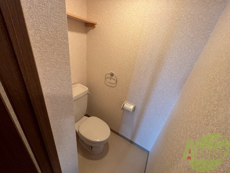 トイレ　こちらはトイレです。清潔感があり、安心して使用できます。