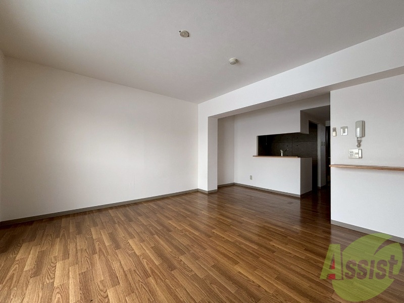 居室・リビング　広くてキレイなお部屋が広がっていて、充実した生活が送れそう。