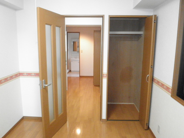 収納　クローゼツト(2)