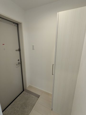 玄関　101号室