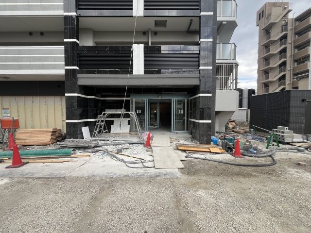 エントランス　建設中