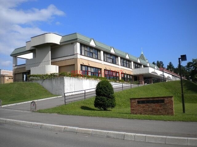 小学校　七飯町立七重小学校（小学校）まで761m