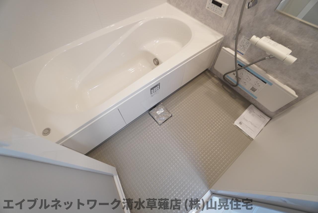 バス・シャワールーム　落ち着いた空間のお風呂です