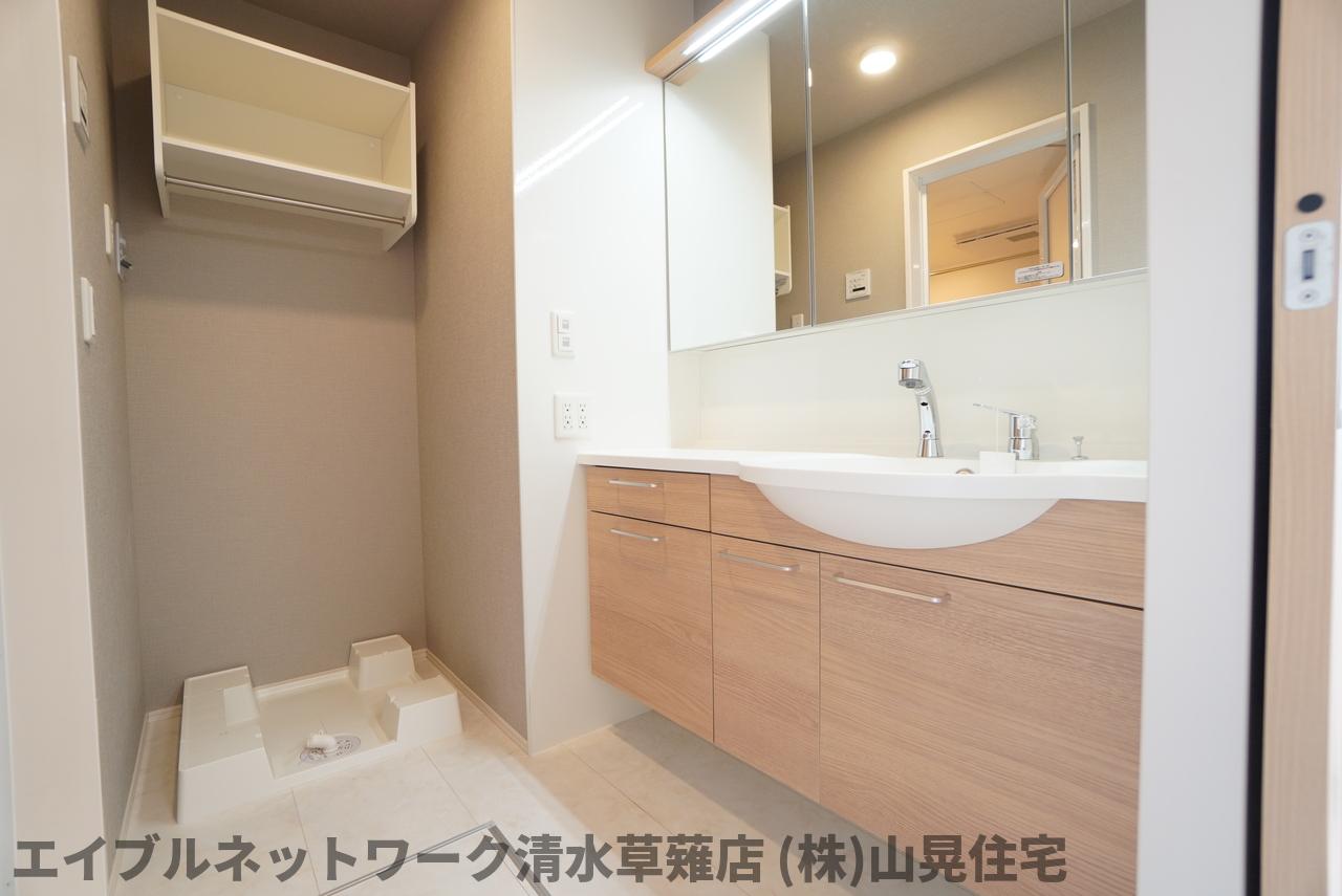 洗面設備　コンパクトで使いやすい洗面所
