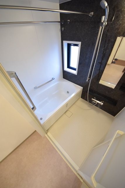 バス・シャワールーム　☆お問い合わせはお早めに☆