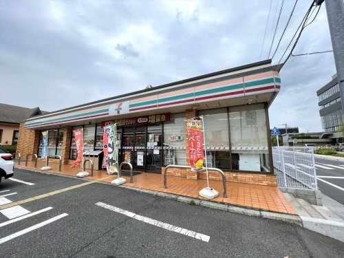 コンビニ　セブンイレブン　春日部中央6丁目店（コンビニ）まで297m