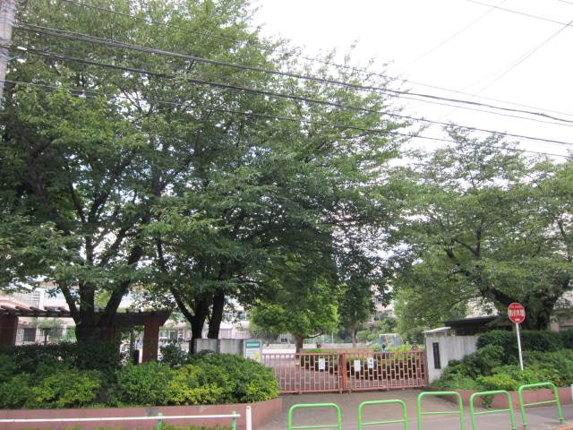 小学校　成増小学校（小学校）まで452m