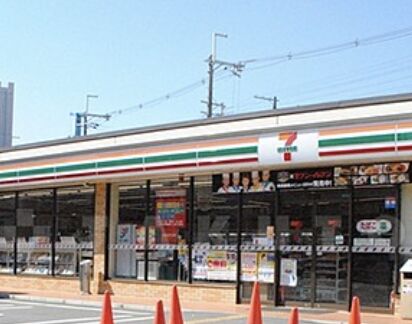 コンビニ　セブンイレブン大阪木川西淀川通店（コンビニ）まで615m