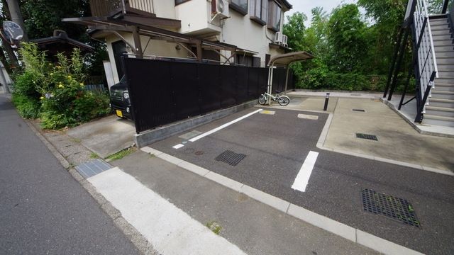 駐車場　敷地内駐輪場