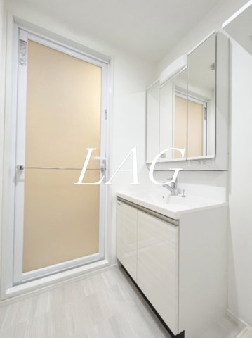 洗面設備　独立洗面台です。