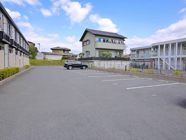 駐車場　広い駐車場完備
