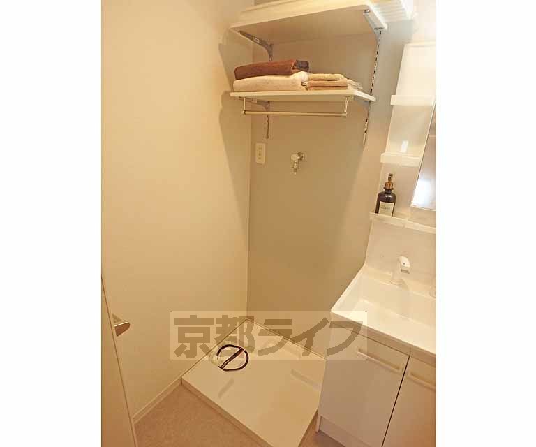 その他設備　洗濯機置き場は脱衣場にあります。