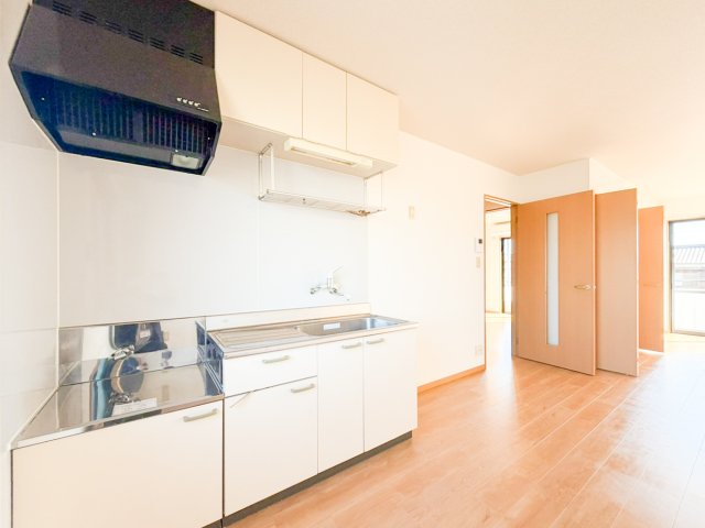 キッチン　コンパクトなキッチンで掃除もラクラク