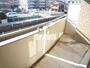 バルコニー　非常に日当たりの良いベランダです。