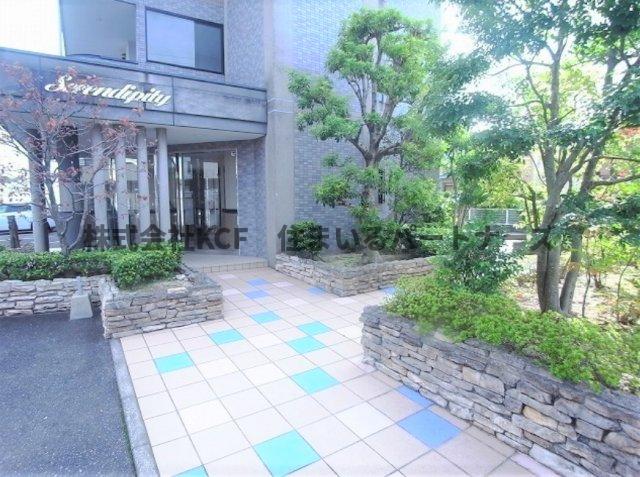 エントランス　清潔なエントランスです