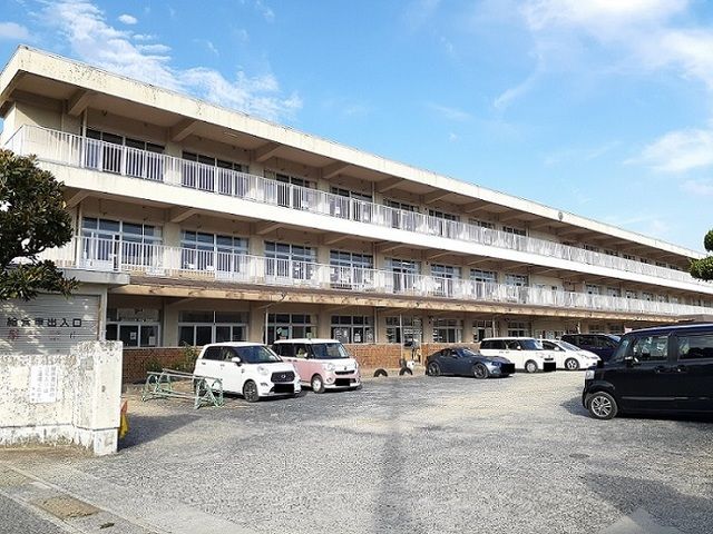 小学校　西江原小学校（小学校）まで300m