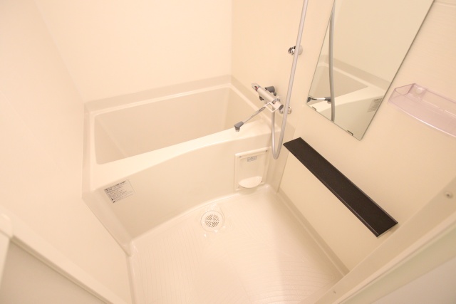 バス・シャワールーム　※別室の参考写真の為、現況優先です。