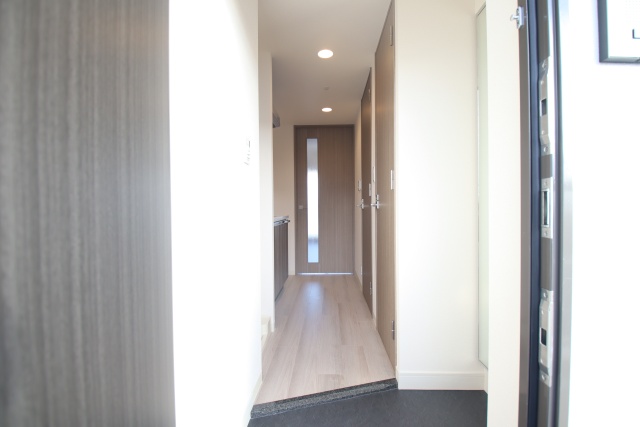 玄関　※別室の参考写真の為、現況優先です。