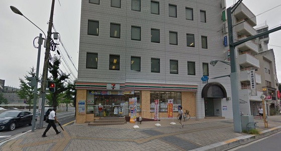コンビニ　セブンイレブン広島家庭裁判所前店（コンビニ）まで721m