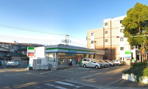 コンビニ　ファミリーマート 深江本町一丁目店（コンビニ）まで219m