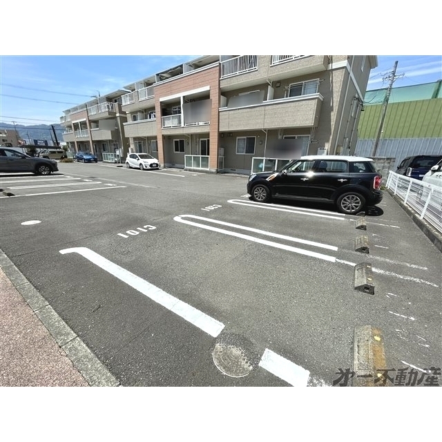 駐車場　駐車場