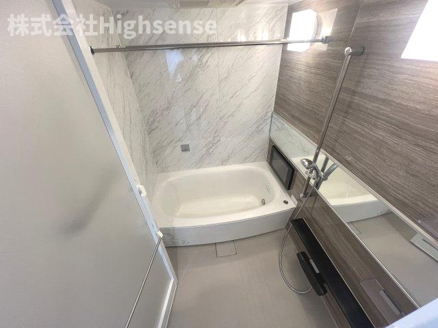 バス・シャワールーム　コンパクトで使いやすいお風呂です