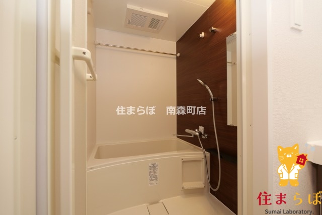 バス・シャワールーム　「見た目じゃなく、心に“しっくりくる”を大切に。」