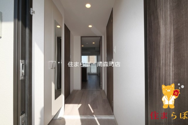 玄関　「気になったら、LINEで気軽に相談できますよ。」