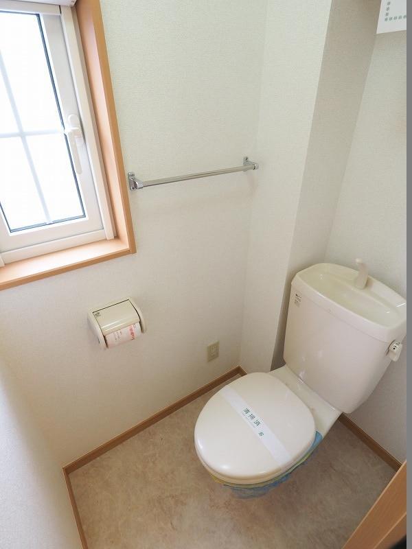 トイレ　※同仕様写真