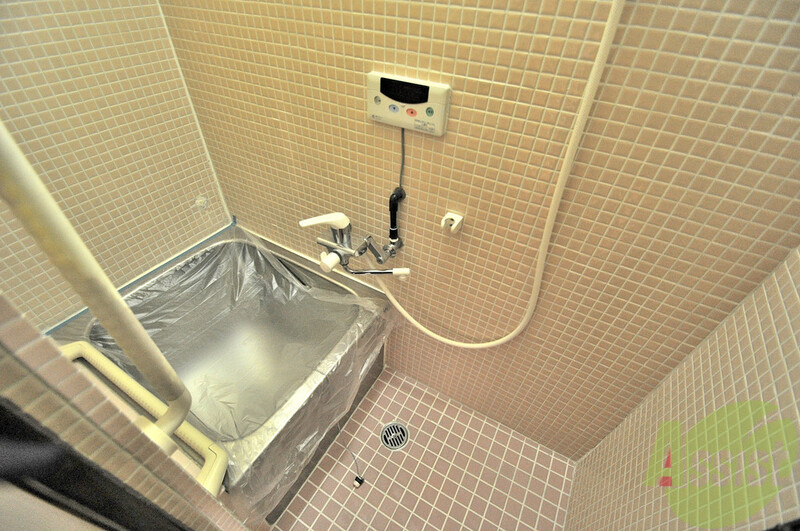 バス・シャワールーム　趣きのあるお風呂ですが風炉釜の保温性がとても高いんですよー