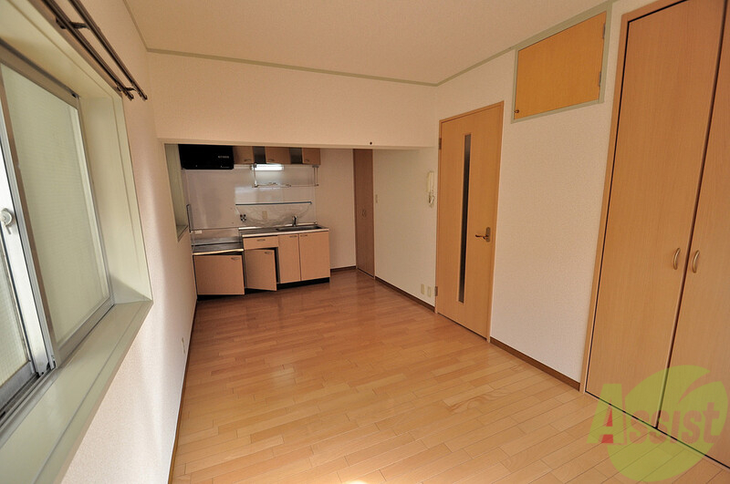 その他設備　ソファーもラクラク置けるこのスペースはお友達も呼べますねー