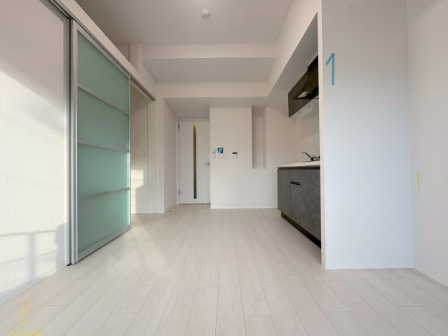 居室・リビング　Krystal Fimeth2番館