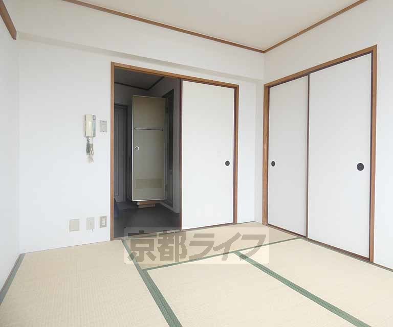 居室・リビング　落ち着く和室のお部屋。