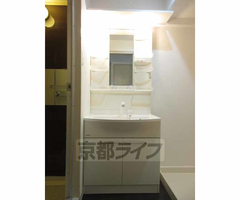 洗面設備　独立洗面台です。