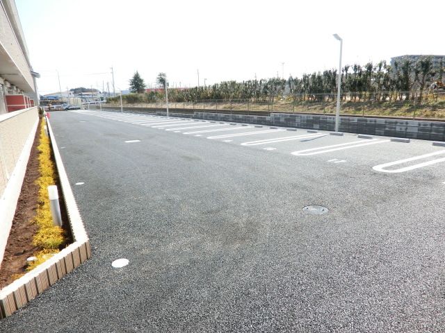 駐車場　大型駐車場！